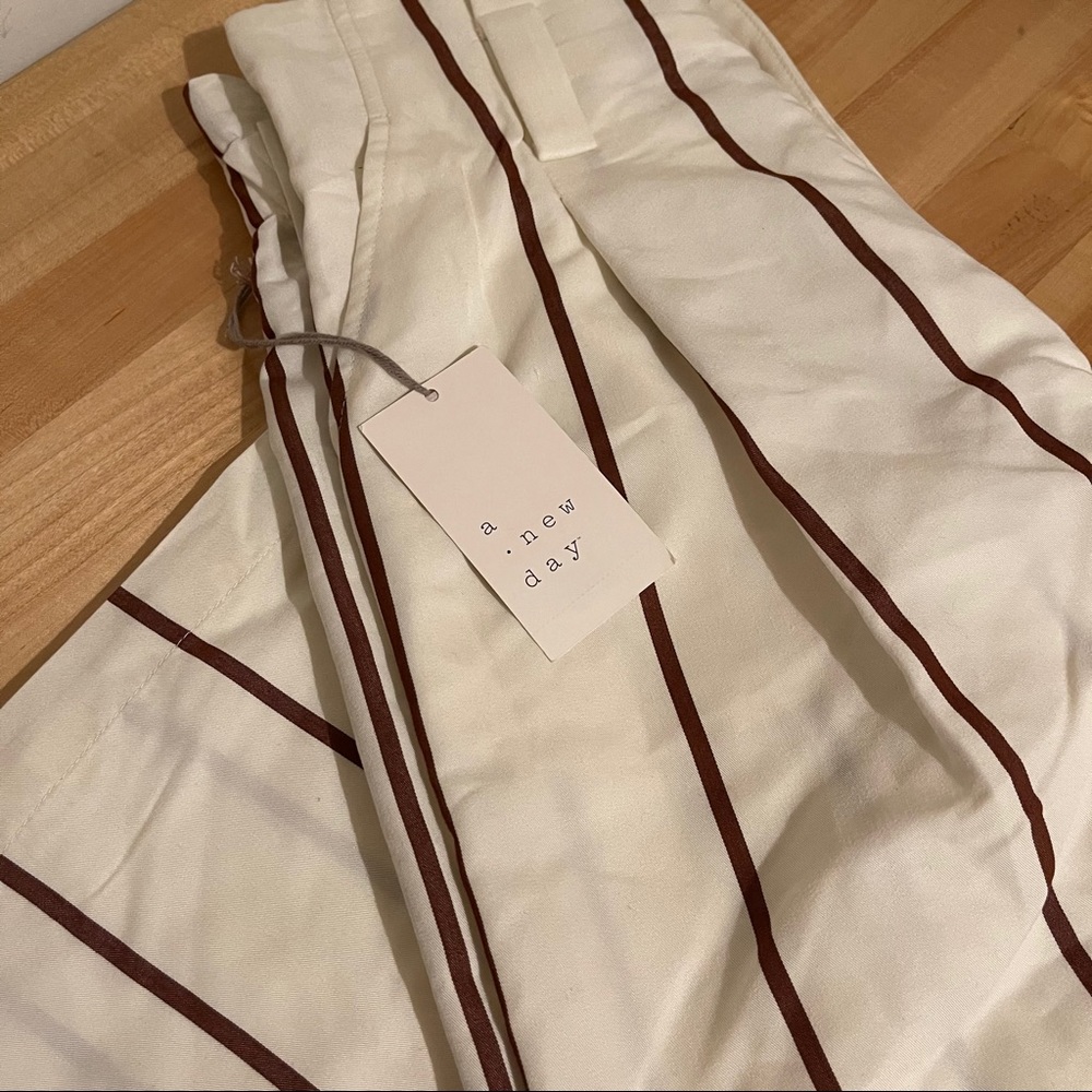 A New Day Cream High Waist Cropped Wide Leg Pants - Picture 4 of 6